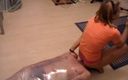 Femdom Austria: Nyonya nakal mengikat budaknya dengan foil plastik