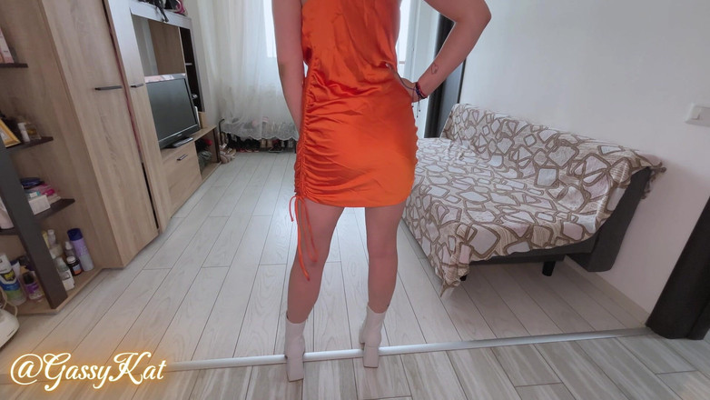 GassyKat: 하이힐과 드레스를 입은 캣워크 원피스