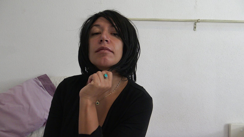 Stepmom Susan: Chlupatá amatérská macecha ukazuje svou kundičku nevlastnímu synovi