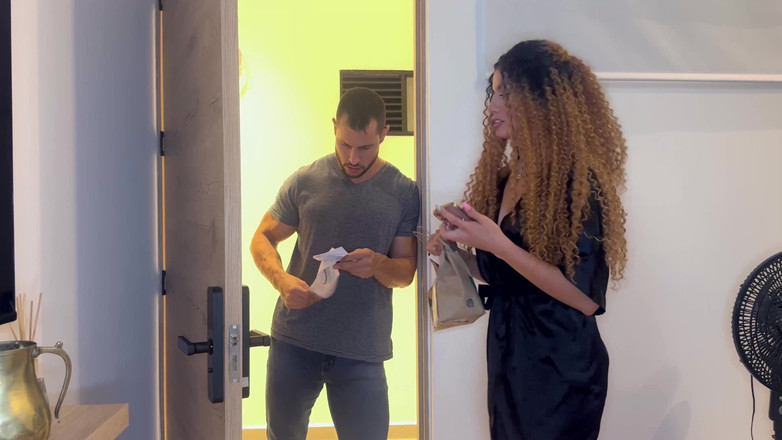 Duncan Saint: Tukang seksi datang untuk memperbaiki wastafelnya