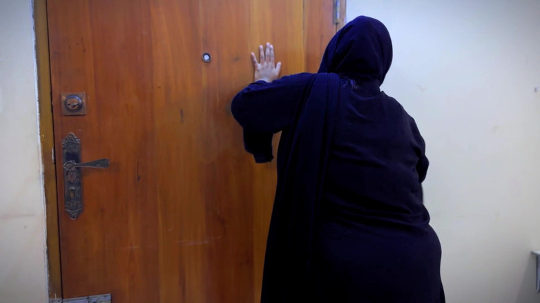 Aria Mia: Madrasta gostosa marroquina usa um sutiã hijab Abaya &amp;uma calcinha então...