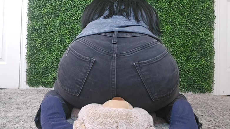 Julia Ryan: Wajah kentut teddyku