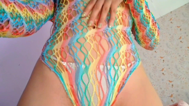 BelleAliz: Superba Bellealiz în costumul ei colorat de baie