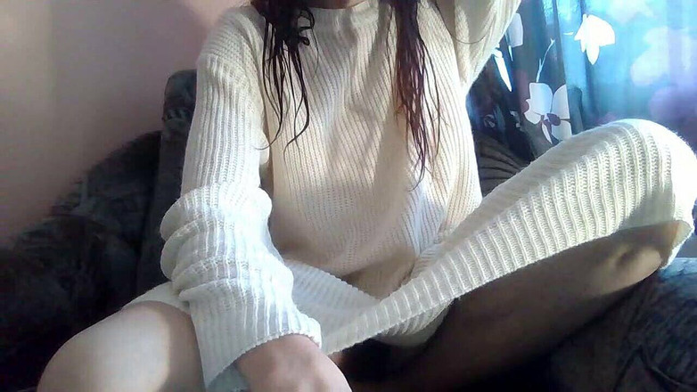 BW_Dolphin: Bequemes kleid und kein höschen, aber busch. Dicker wald.