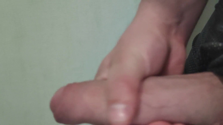 Auff: Guy jerking off dick