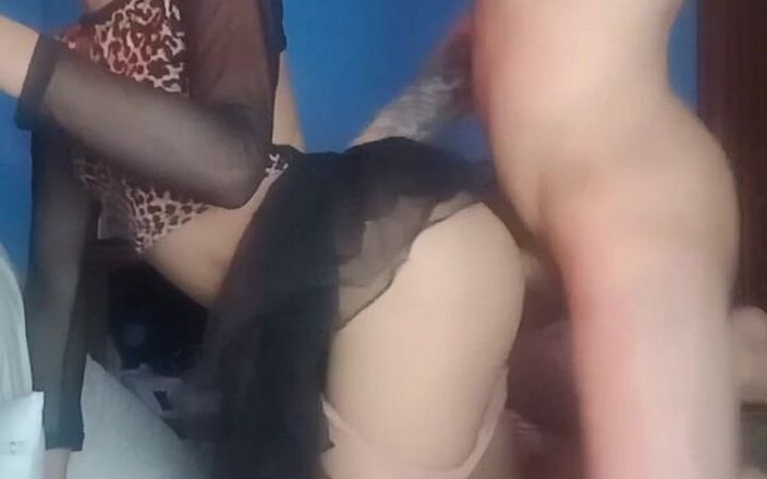 Femboy from Colombia: 나는 부자야