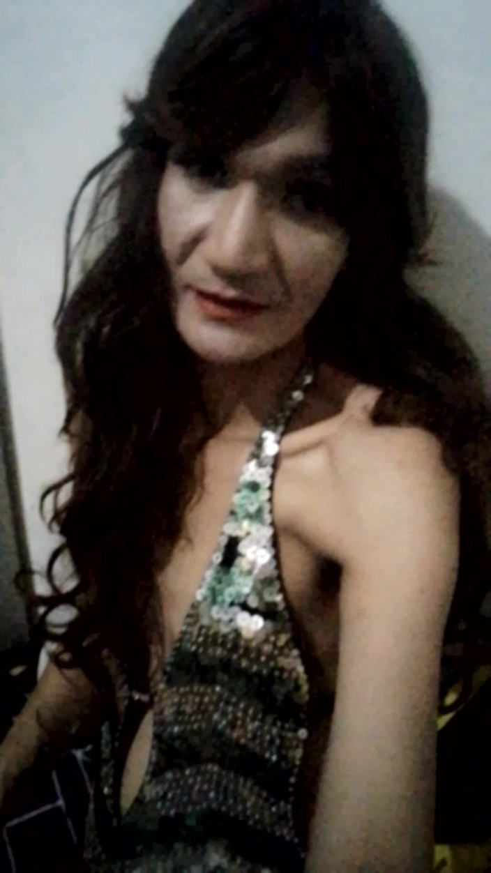 Kim single: Min exotiska glitterklänning