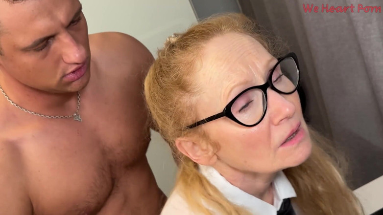 We heart Pron: Horny GILF at the Office Gets Fucked by Stud and...