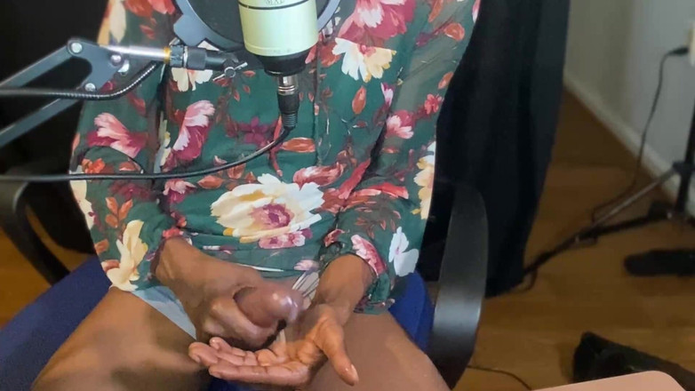 MerlinMystique: Con cặc chuyển giới lớn nhảy trước khi cô ấy xuất...