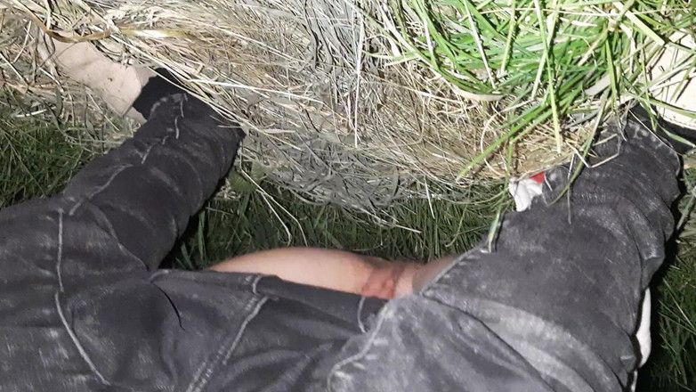 Lesbian-illusion: 最初に私は小便をして自慰行為をし、次に私のガールフレンドも小便をして自慰行為をしました - レズビアン錯覚