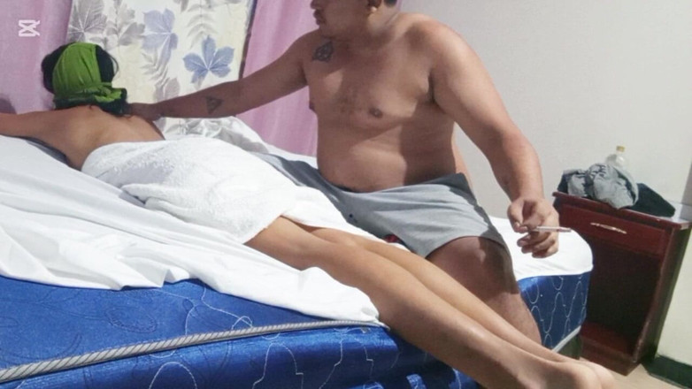 Skinnydanie21: 痩せた義理の妹のマンコをしゃぶる