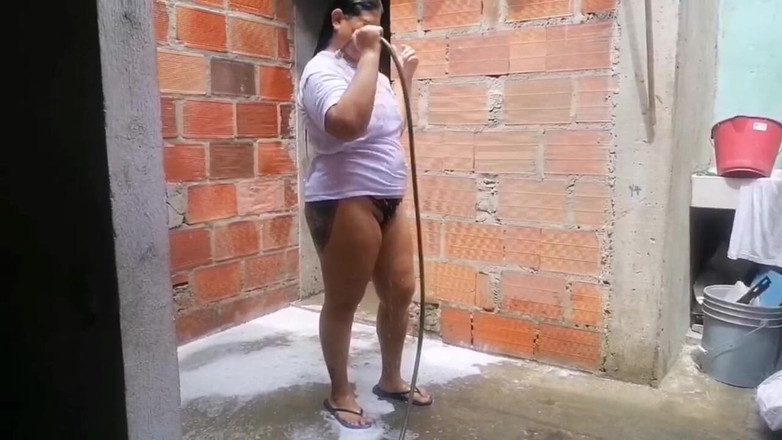 Adribella69: Я наймаю цю дівчину, і я здивований, що вона має чудову дупу