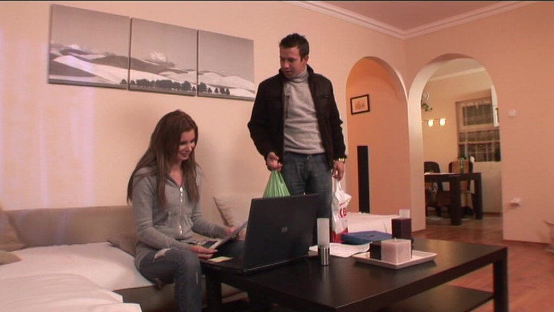 Erotic Planet Studio: Awek liar mengambil zakar besar untuk menghisap dan mengongkek pepek...