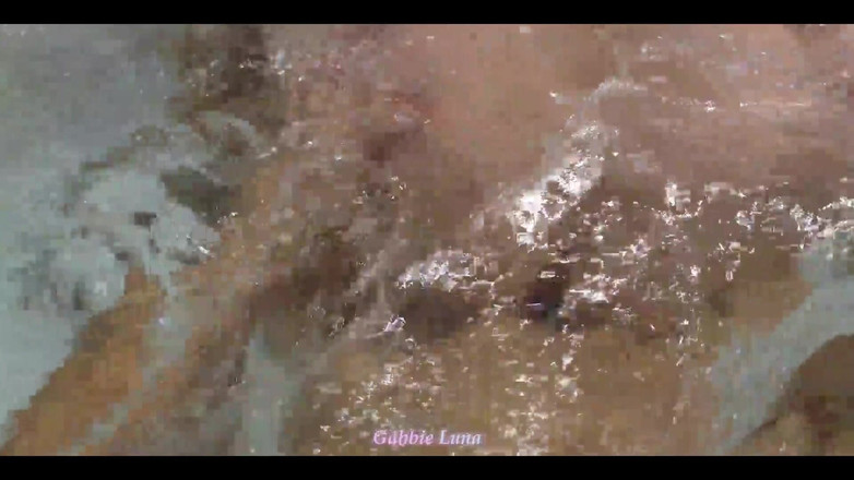 Gabbie Luna: Gabbie tańczy w wannie i jęczy głośno na Pica Grande! (Gabbie...