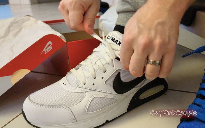 GayKinkCouple: Teilen Nike air max sneaker i