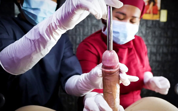 DominaFireOfficial: Зондування і доїння 2 медсестрами-садистами