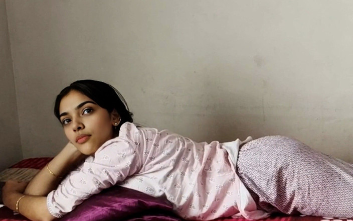 Hotdostt: Große stiefschwester kam, um mein bett zu teilen, volle hindi-sex-vlog