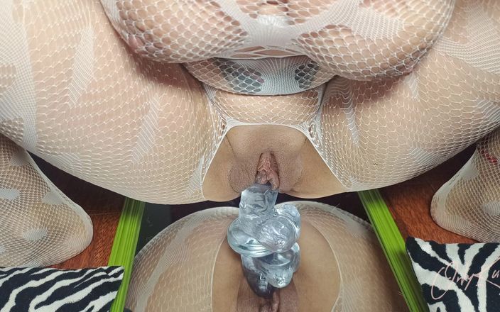 Only Ku: लाल बालों वाली milf(चोदने लायक मम्मी) आईने में डिल्डो से खुद को चोदती है, विशाल फुहार और असली चरमसुख