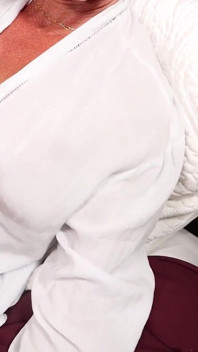 Una miLF solitaria brama il cazzo