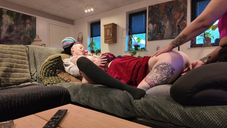 EdgesOfReality: เย็ดในห้องนั่งเล่น