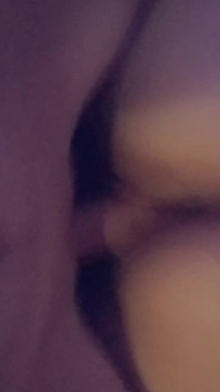 Její velký zadek bolí její hlavu