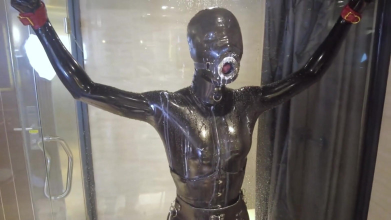 Aisan girl bondage: Mz20 - the Girl in Latex Clothing Locked in a Glass...