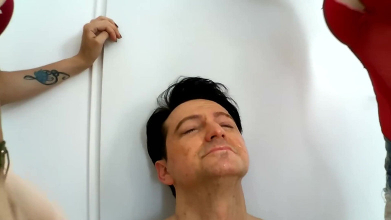 Femdom Austria: Shrink Spitting!