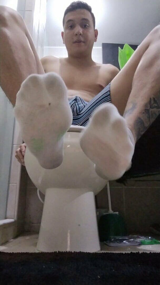 Tomas Styl: 화장실에서 양말