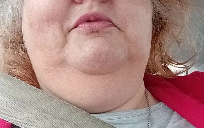 BBW nurse Vicki adventures with friends: 说话并享受我从星巴克礼品卡得到的款待