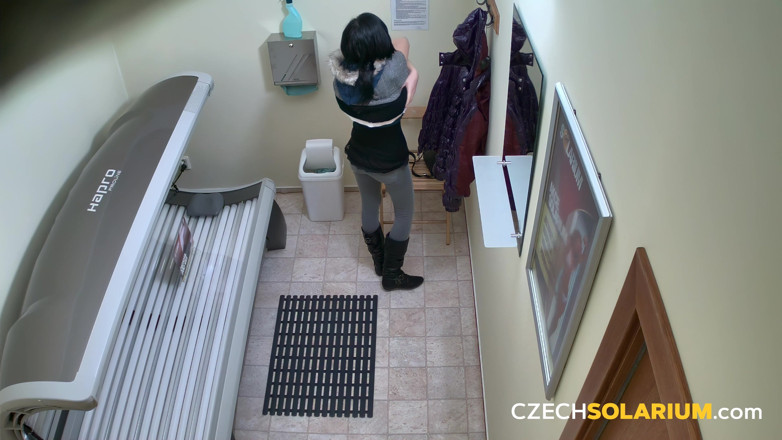 Czech Solarium: Czech Solarium 6: Brunette Goes Naked Again Like She Owns the...