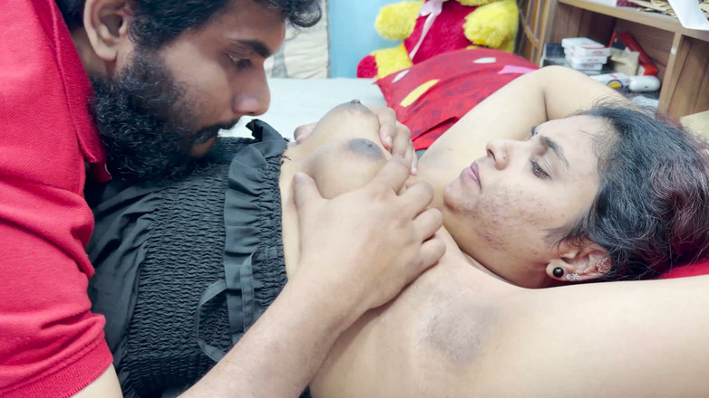Vaigavarun45: Malayali chica sin parar tetas chupada por mallu chico