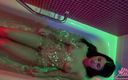 Alice KellyXXX: Heißes amateur-solo im badezimmer - softer musik-porno - perfekter körper