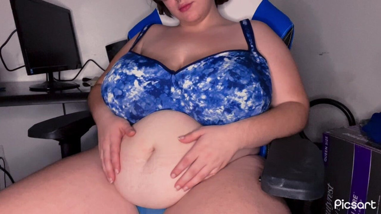 Mushroombitchx: Tummy Play