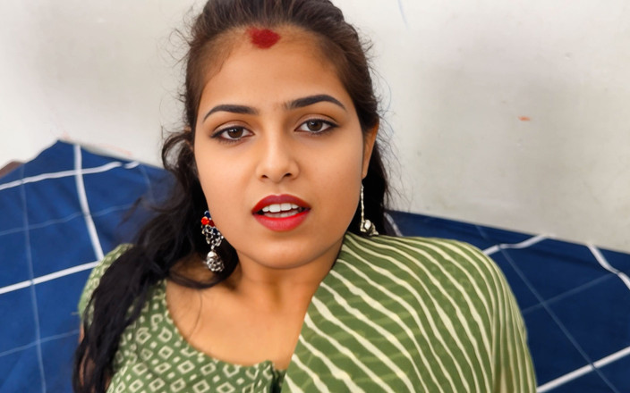 Sexy Komal: 翌日、コマルは隣人の約束を果たすためにやって来ました。