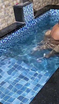 Meia Irma Flagra Seu Meio Irmao Cheirando Sua Calcinha E Fode Com Ele