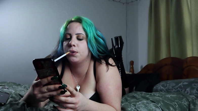 Goddess Kinx: Palenie grafta Findom