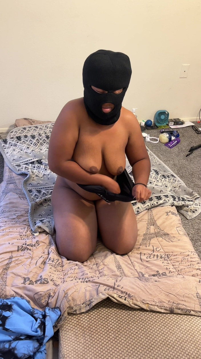 Themeatz: Awek montel seksi Msmeatz memuaskan zakar hitam dan menunjukkan kemahiran...