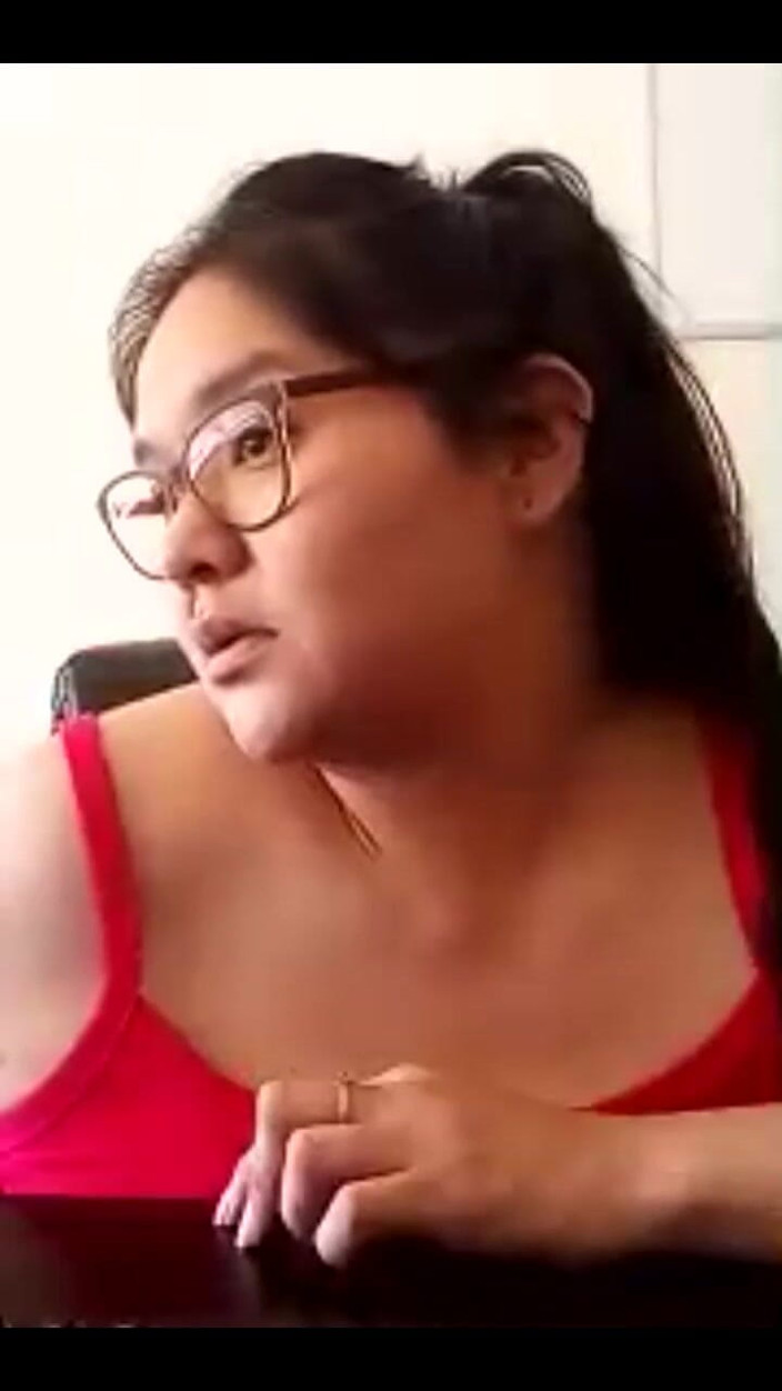 DeesDeepThroat: Indo ao vivo enquanto está no trabalho