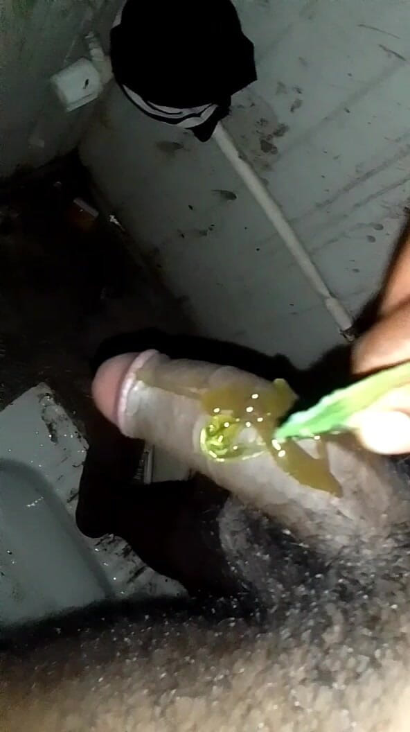 Aashiq: 인도 섹시녀 바트 빅 쿡 화장실에서 촬영