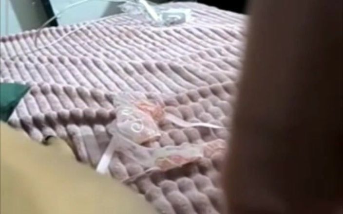ChickenNDBeard: Hora med ny leksak som njuter av bra