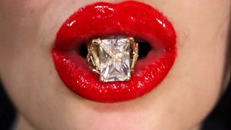 Goddess Misha Goldy: Lipstick &amp; jewelry &amp; nails fetish