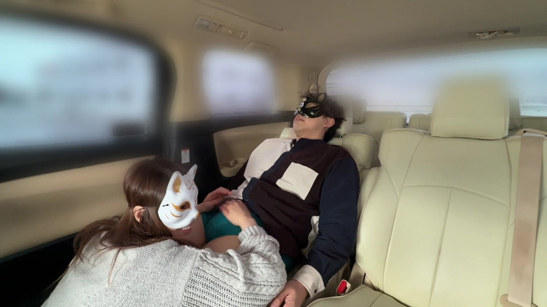 LuuLee0804: Sneaking in Car Sex Before Work