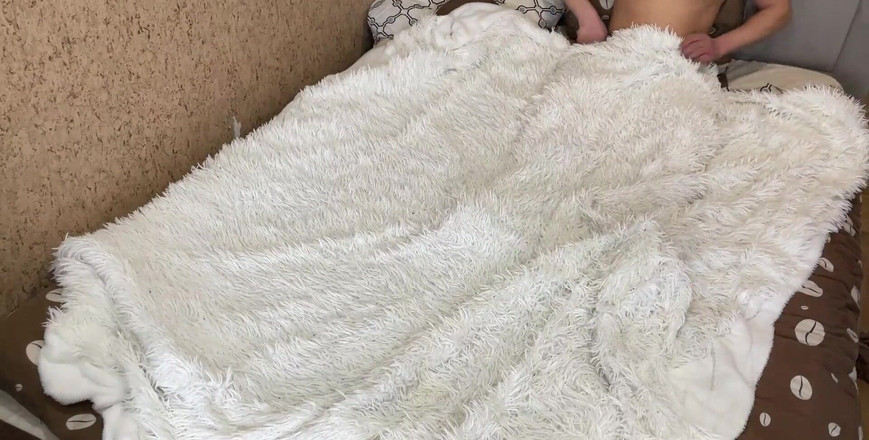 Lux Eva: Pancutan mani pada seluar ketat MILF Arab