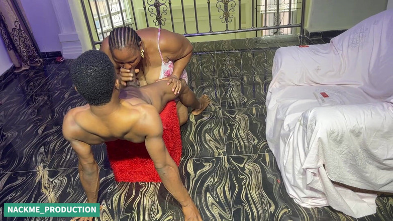 NACKME_PRODUCTION: Il suo nome è Granny_roxy ed è una troia