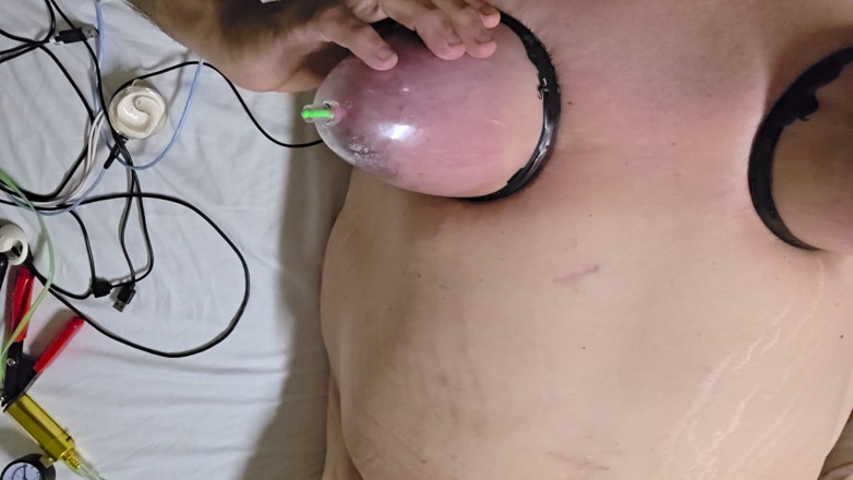 SissyHucow171: Os tetas gordos e flácidos da maricas são bombeados