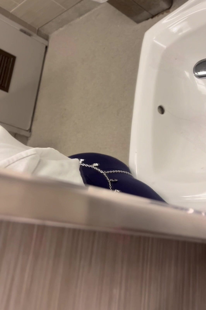 Anye Meshell: मीन चूत