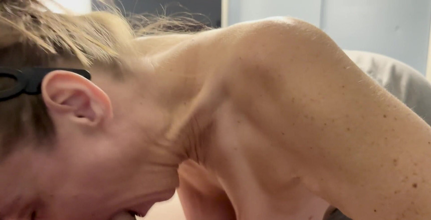 Sweet Marie: Gelukkige bultdag! Heres een lekkere pijpbeurt voor je op bultdag,...