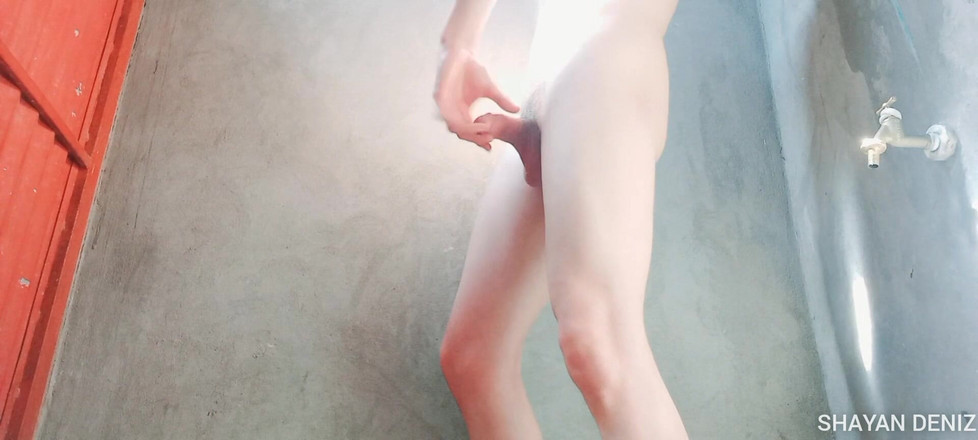 SHAYAN DENIZ: Shayan Deniz - momen kamar mandi pribadi