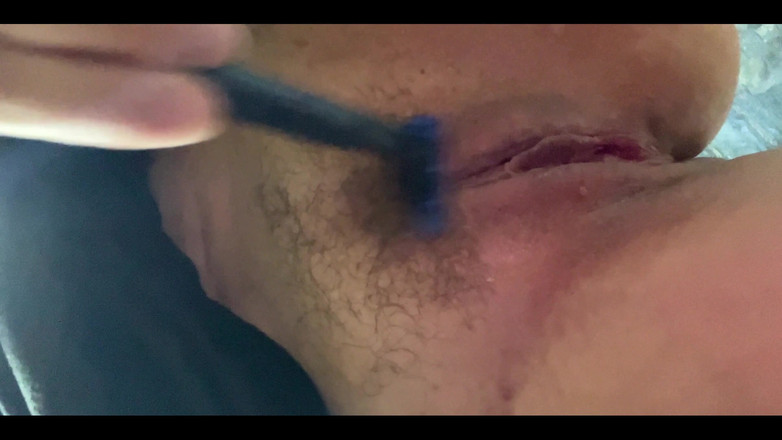 Crypto Mommy: Gece boyunca seninle ilgili düşüncelerimi bilseydin sikin şu an çok zor olurdu.