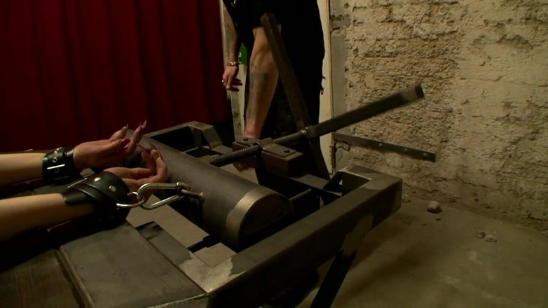 Absolute BDSM films - The original: Straforgasmes - hoofdstuk #03